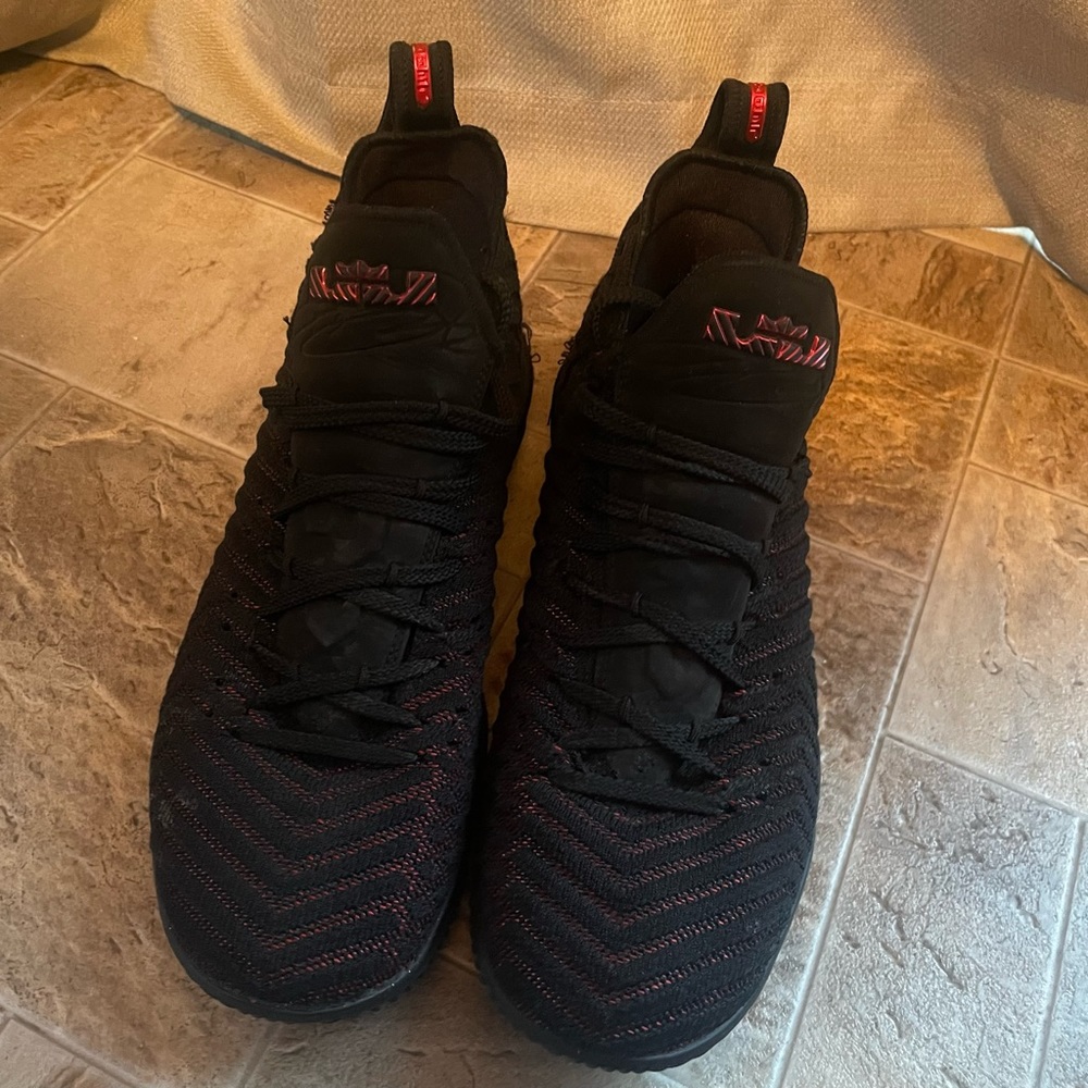 Mens Nikes size 11